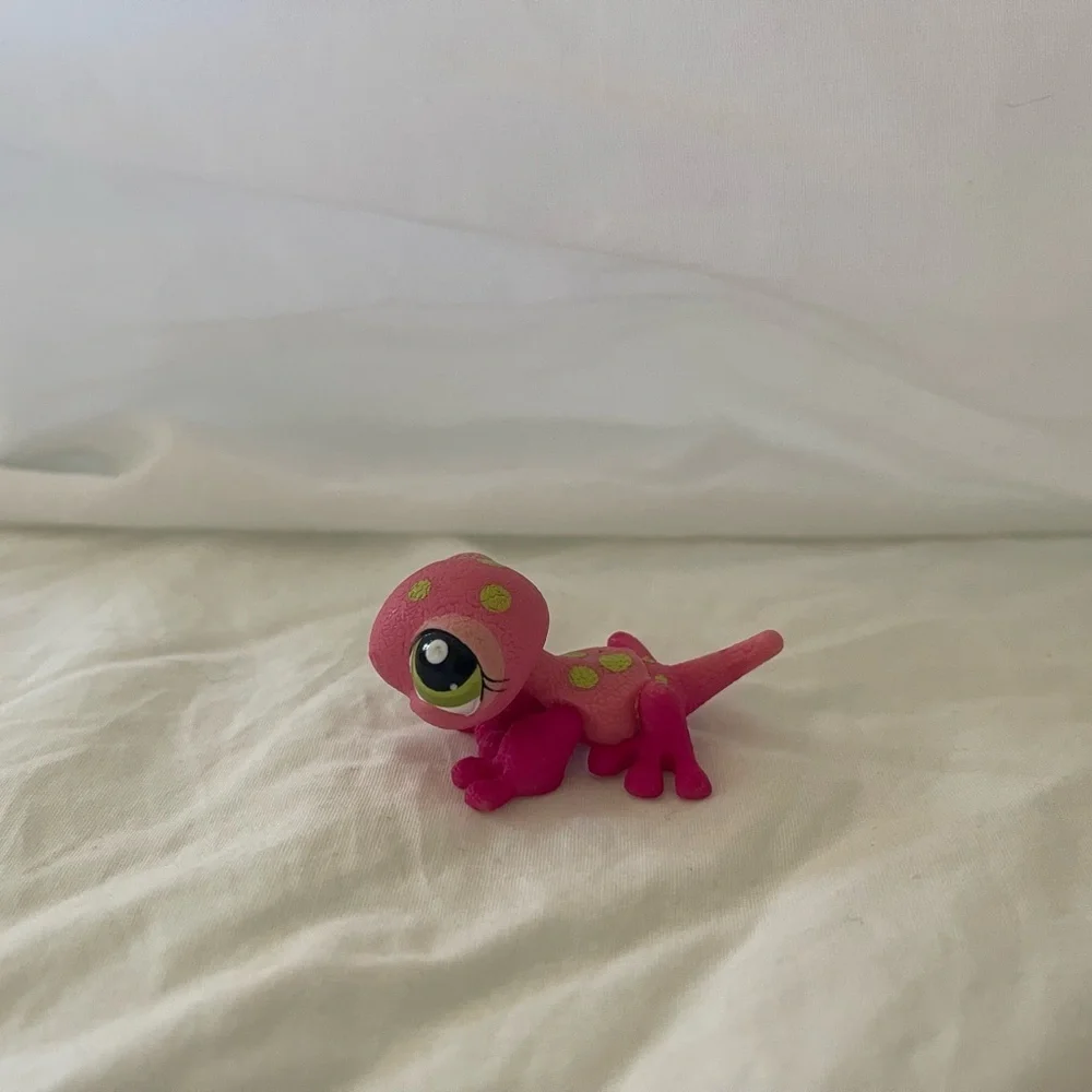 Littlest Pet Shop #1455 Pink & Green Gecko Lizard